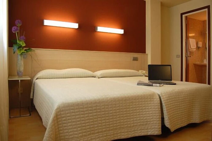 Imagen de la habitación del Hotel Alaiz. Foto 6