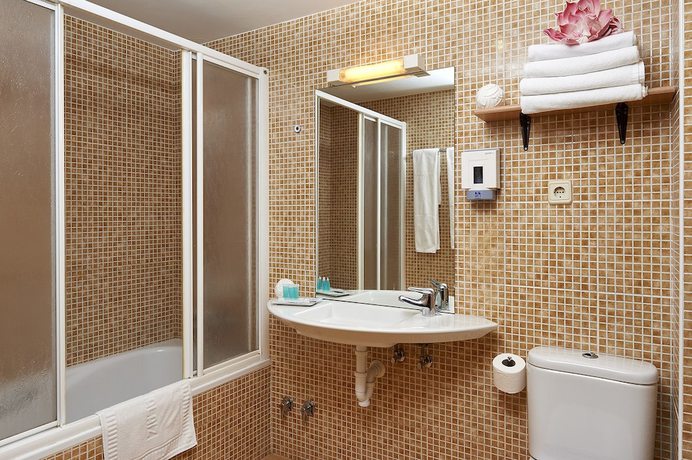 Imagen de la habitación del Hotel Alaiz. Foto 7