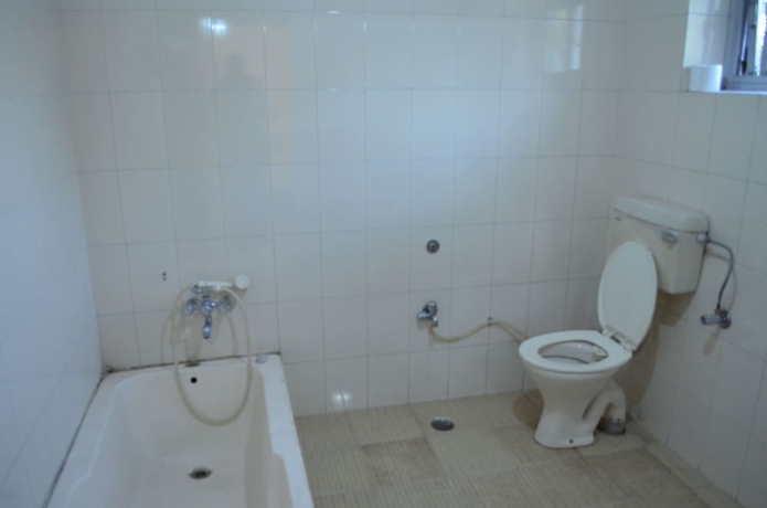 Imagen de la habitación del Hotel Alaknanda. Foto 14