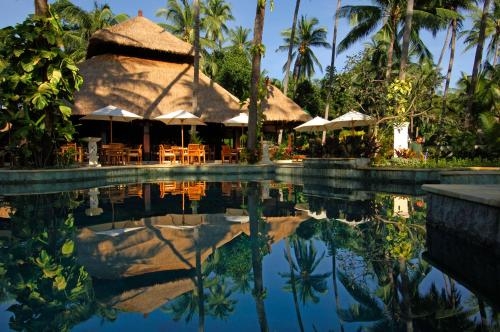 Imagen general del Hotel Alam Anda Ocean Front Resort and Spa. Foto 2