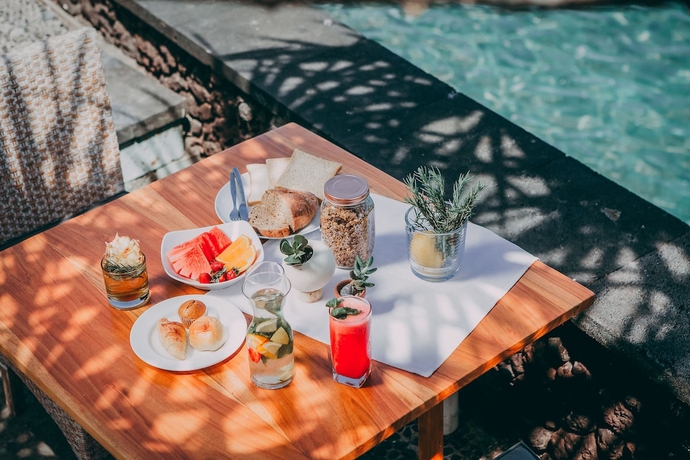 Imagen del bar/restaurante del Hotel Alam Candi Dive Resort. Foto 4