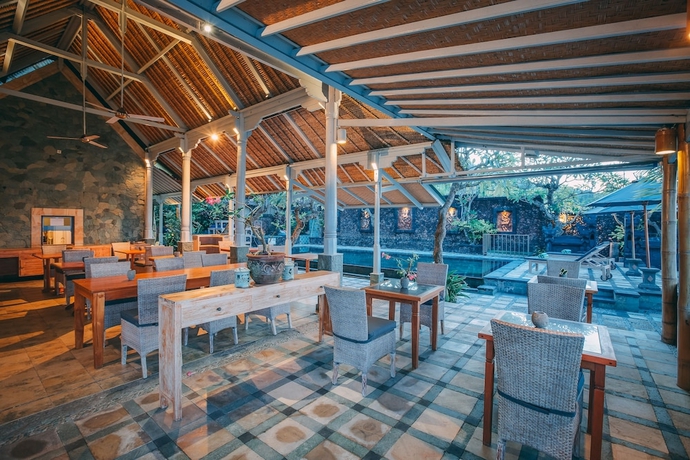 Imagen del bar/restaurante del Hotel Alam Candi Dive Resort. Foto 7