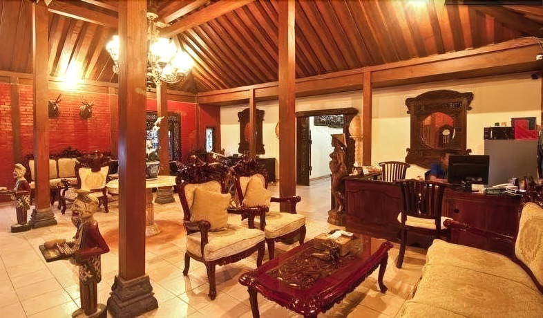 Imagen de los interiores del Hotel Alam Jogja Resort, Depok. Foto 16