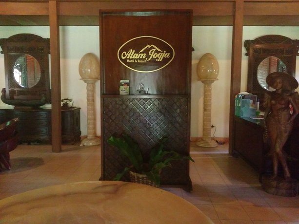 Imagen de los interiores del Hotel Alam Jogja Resort, Depok. Foto 19