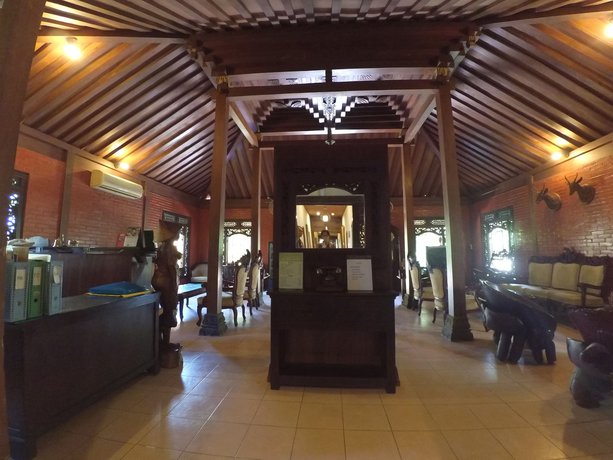 Imagen de los interiores del Hotel Alam Jogja Resort, Depok. Foto 20