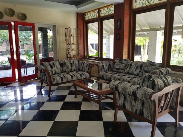 Imagen de los interiores del Hotel Alamanda Garut. Foto 19