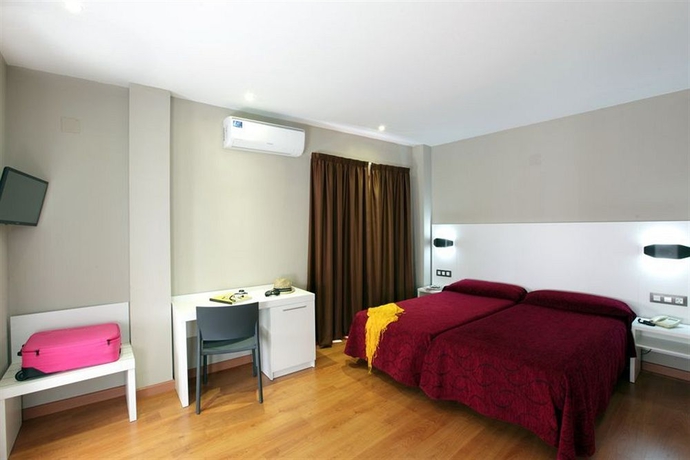 Imagen de la habitación del Hotel Alameda, Benidorm - Playa Levante. Foto 1