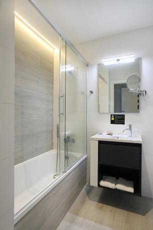Imagen de la habitación del Hotel Alameda, Benidorm - Playa Levante. Foto 8