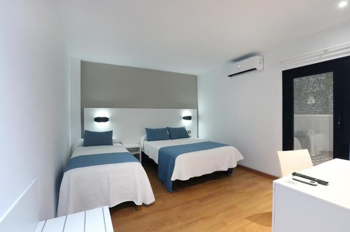 Imagen de la habitación del Hotel Alameda, Benidorm - Playa Levante. Foto 11