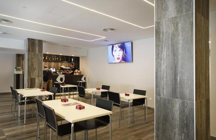 Imagen del bar/restaurante del Hotel Alameda, Benidorm - Playa Levante. Foto 3