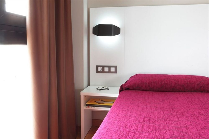 Imagen de la habitación del Hotel Alameda, Benidorm - Playa Levante. Foto 6