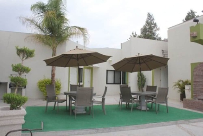 Imagen de los exteriores del Hotel Alameda De San Jose Iturbide. Foto 19
