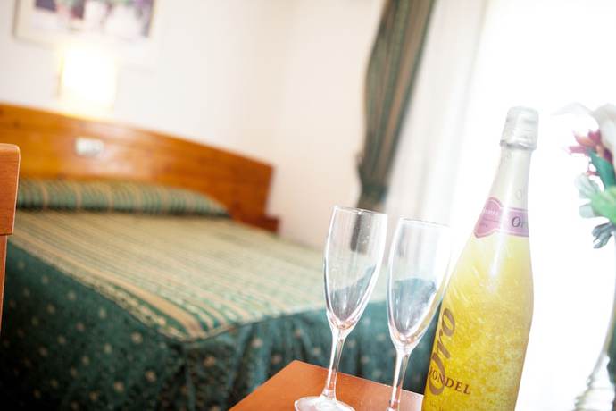 Imagen de la habitación del Hotel Alameda Malaga. Foto 10