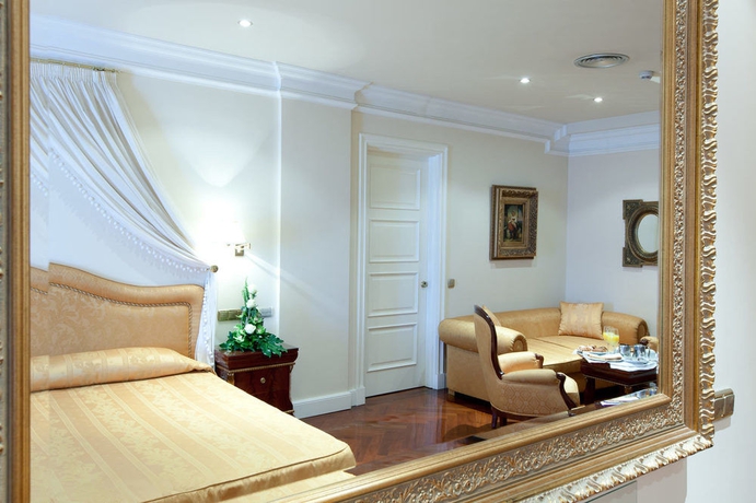 Imagen de la habitación del Hotel Alameda Palace. Foto 6