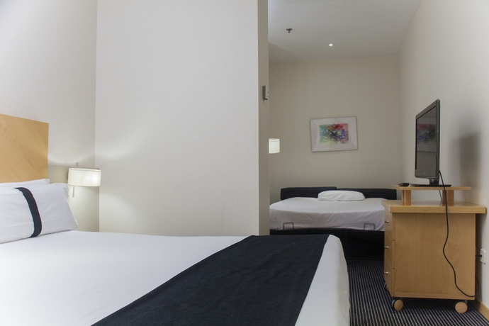 Imagen de la habitación del Hotel Alameda Plaza. Foto 11