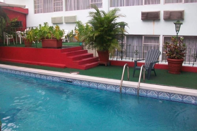 Imagen de la piscina del Hotel Alameda, San Salvador. Foto 11