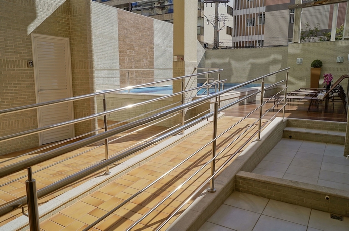 Imagen de la piscina del Hotel Alameda Vit&oacute;ria. Foto 18