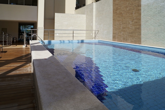 Imagen de la piscina del Hotel Alameda Vit&oacute;ria. Foto 19