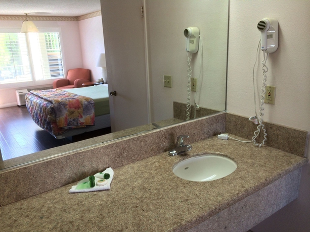 Imagen de la habitación del Hotel Alamo Inn and Suites, Anaheim. Foto 13