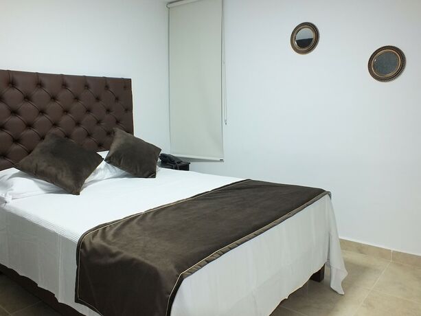 Imagen general del Hotel Alamos Del Parque. Foto 10