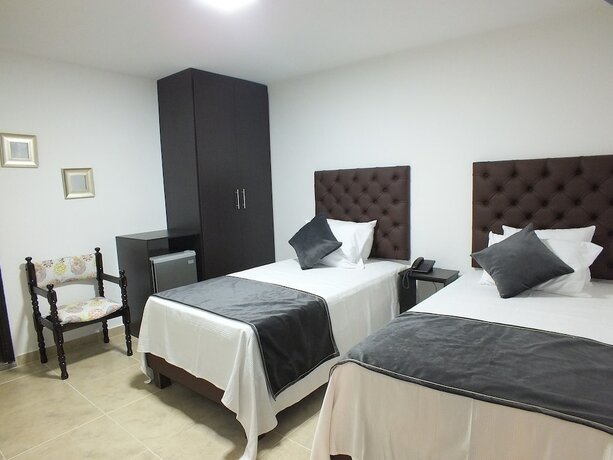 Imagen de la habitación del Hotel Alamos Del Parque. Foto 12