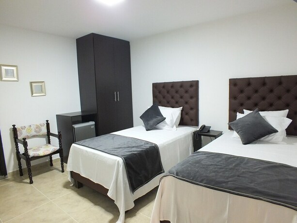 Imagen de la habitación del Hotel Alamos Del Parque. Foto 14
