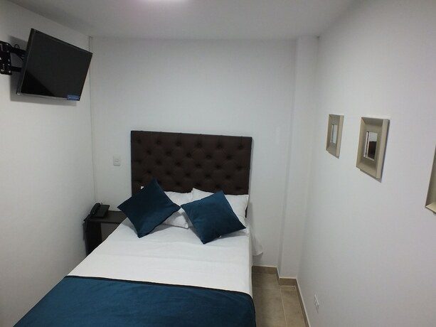 Imagen de la habitación del Hotel Alamos Del Parque. Foto 18