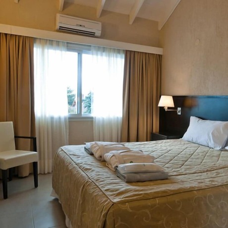 Imagen de la habitación del Hotel Alamos del Mar. Foto 16