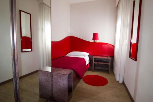 Imagen de la habitación del Hotel Alan. Foto 9