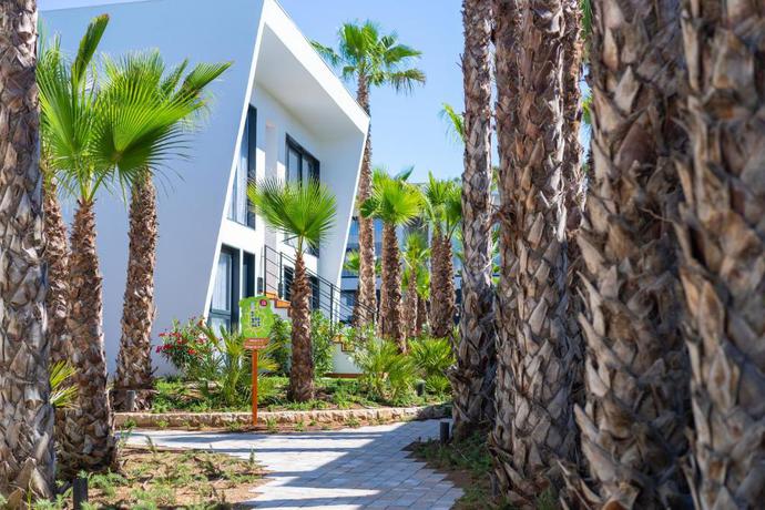 Imagen de los exteriores del Hotel Alannia Salou. Foto 10