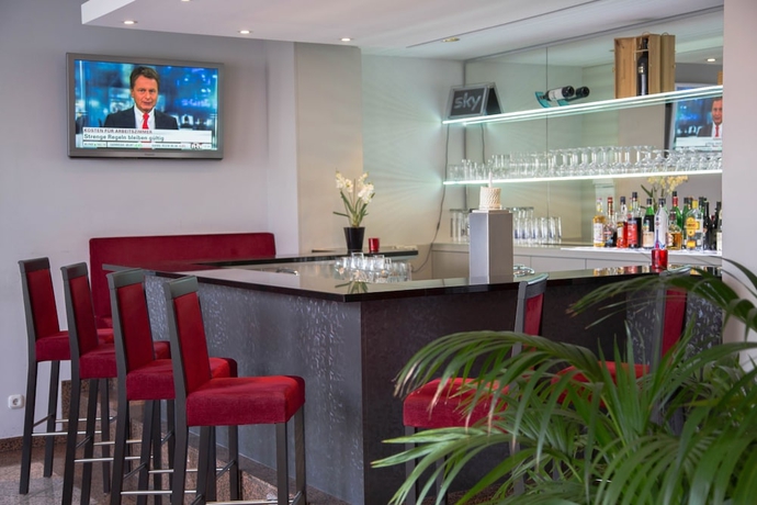 Imagen del bar/restaurante del Hotel Alarun. Foto 2