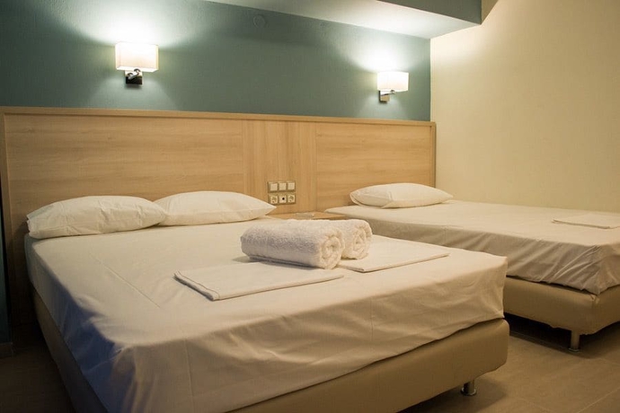 Imagen de la habitación del Hotel Alarzo Rooms. Foto 9