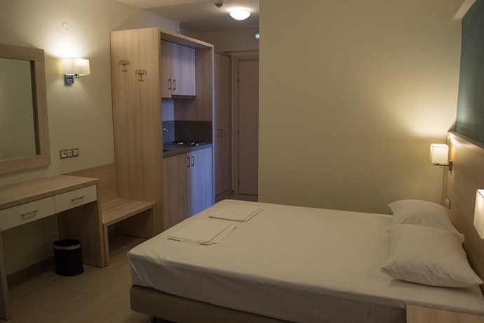 Imagen de la habitación del Hotel Alarzo Rooms. Foto 10