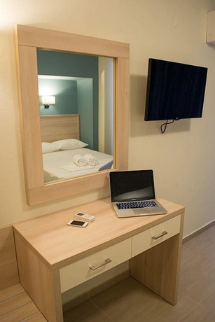 Imagen de la habitación del Hotel Alarzo Rooms. Foto 15