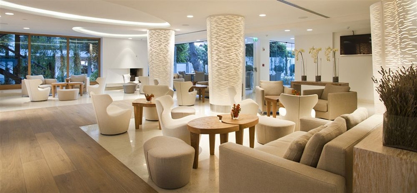 Imagen de los interiores del Hotel Alasia. Foto 9
