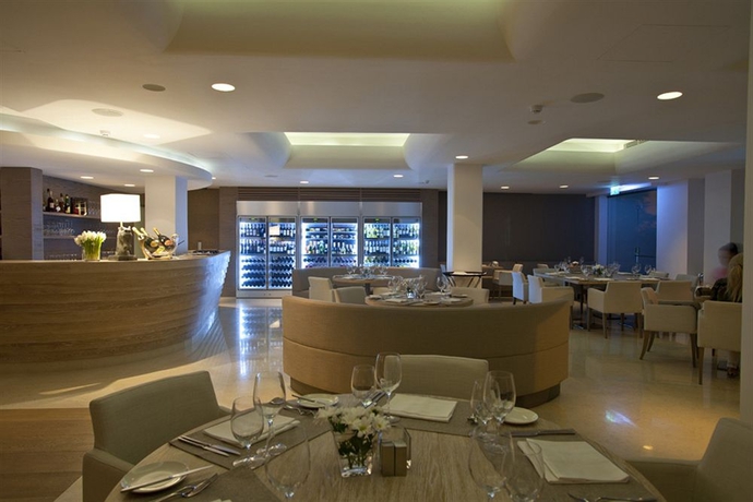 Imagen del bar/restaurante del Hotel Alasia. Foto 1