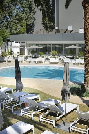 Imagen de la piscina del Hotel Alasia. Foto 12