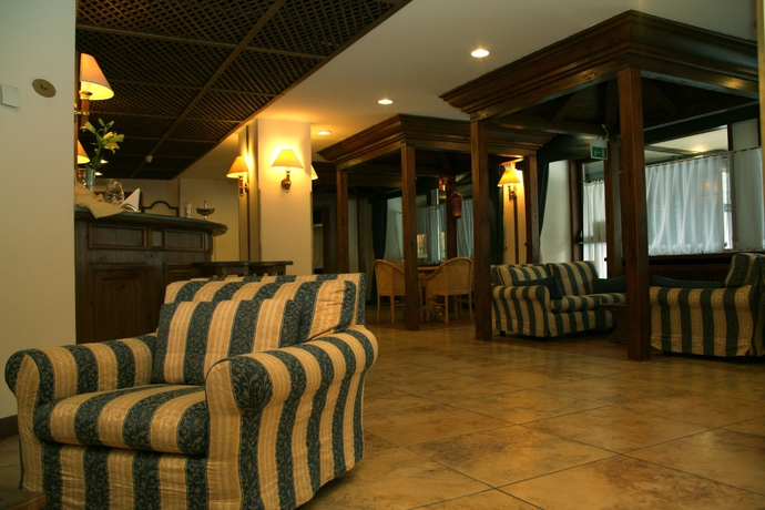 Imagen de los interiores del Hotel Alaska Cortina. Foto 11