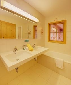 Imagen de la habitación del Hotel Alaska, Selva di Val Gardena. Foto 4