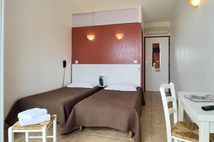 Imagen de la habitación del Hotel Alata. Foto 6