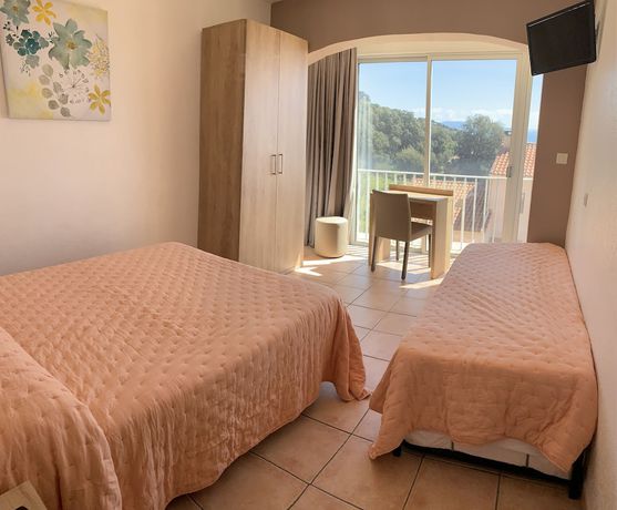 Imagen de la habitación del Hotel Alata. Foto 7