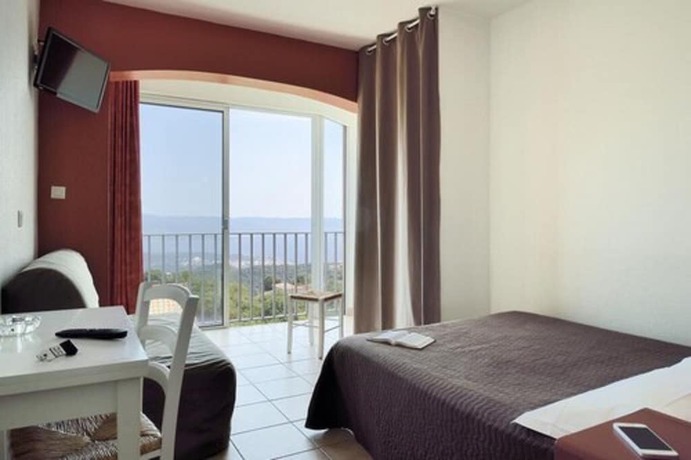 Imagen de la habitación del Hotel Alata. Foto 10