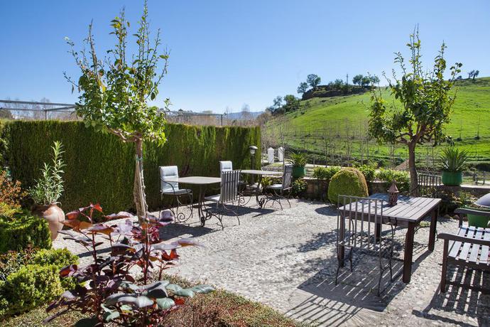 Imagen de los exteriores del Hotel Alavera de los Baños. Foto 10