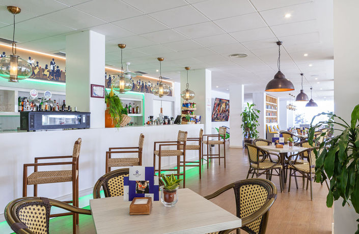 Imagen del bar/restaurante del Hotel Alay - Adults Only. Foto 3