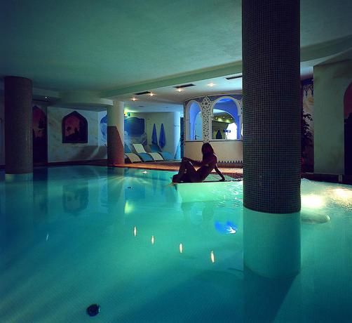 Imagen de la piscina del Hotel Alba, Canazei. Foto 12