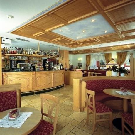 Imagen del bar/restaurante del Hotel Alba, Canazei. Foto 2
