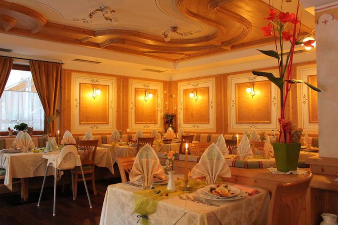 Imagen del bar/restaurante del Hotel Alba, Canazei. Foto 3
