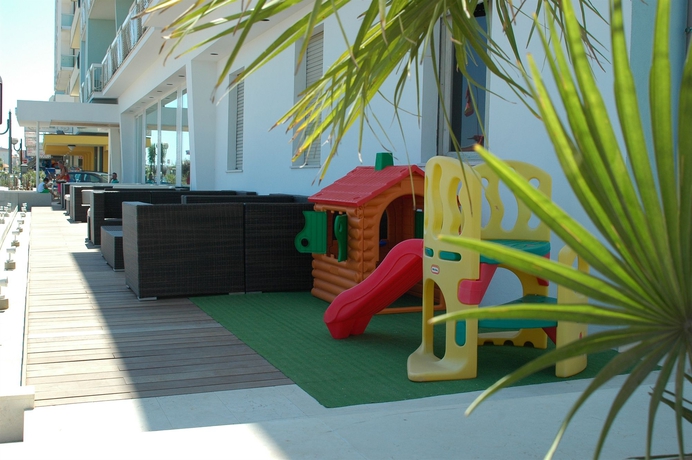 Imagen de los exteriores del Hotel Alba D'oro. Foto 5