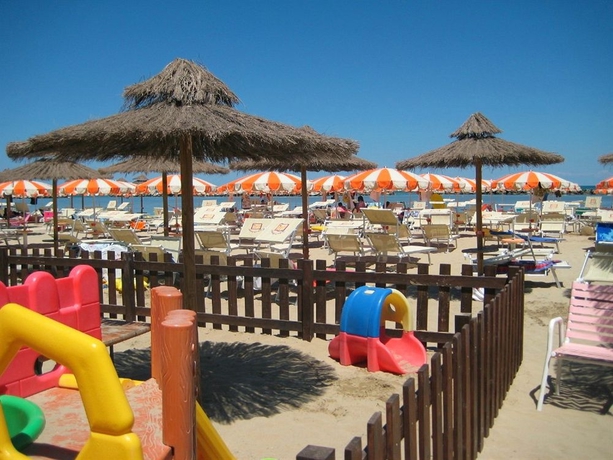 Imagen de los exteriores del Hotel Alba D'oro. Foto 6