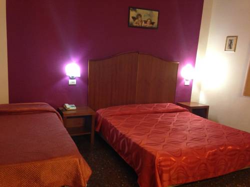 Imagen de la habitación del Hotel Alba, Gallo. Foto 3